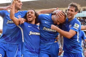ΑΝΤΙΔΡΑΣΗ και... επιστροφή με ΤΡΙΑΡΑ! (Φώτος)