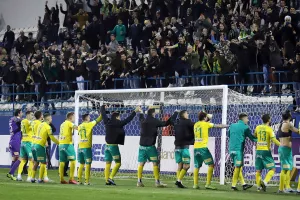 5-2-1/ΑΕΚ