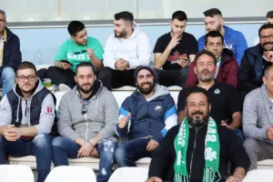 ΦΩΤΟΡΕΠΟΡΤΑΖ/Οι Ομονοιάτες έκαναν... έδρα το Τσίρειο