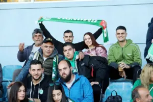 ΦΩΤΟΡΕΠΟΡΤΑΖ/Οι Ομονοιάτες έκαναν... έδρα το Τσίρειο