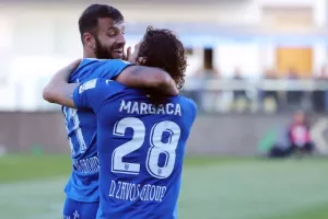 ΑΝΤΙΔΡΑΣΗ και... επιστροφή με ΤΡΙΑΡΑ! (Φώτος)