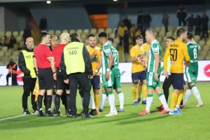 "Πρεμιέρα" με τριάρα και... μένει κορυφή! (φώτος)