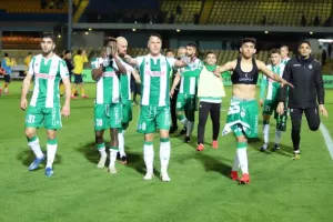 "Πρεμιέρα" με τριάρα και... μένει κορυφή! (φώτος)