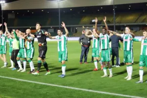 "Πρεμιέρα" με τριάρα και... μένει κορυφή! (φώτος)
