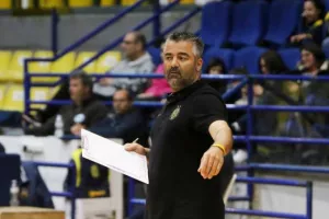 (ΦΩΤΟΣ) Το ντέρμπι στην ΑΕΛ
