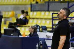 (ΦΩΤΟΣ) Το ντέρμπι στην ΑΕΛ