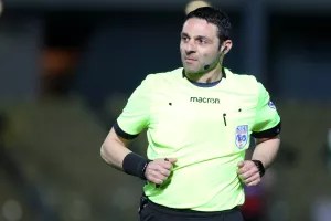 Από γήπεδο 50-50