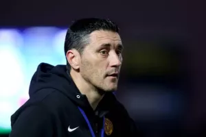 "Πρεμιέρα" με τριάρα και... μένει κορυφή! (φώτος)