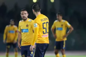 "Πρεμιέρα" με τριάρα και... μένει κορυφή! (φώτος)