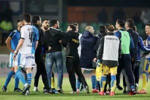 ΜΕΤΑ το τέλος/ΕΝΤΑΣΗ αλλά... τίποτα (φώτος)