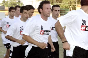 ΟΛΥΜΠΙΑΚΟΣ 2001 με Χριστόφορο και... αφρόκρεμα!