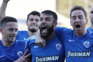 ΑΝΤΙΔΡΑΣΗ και... επιστροφή με ΤΡΙΑΡΑ! (Φώτος)