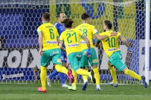 ΜΕΓΑΣ “Τρίσκο” έριξε το κάστρο! (φώτος)