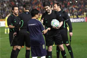 ΣΑΝ ΣΗΜΕΡΑ: Το ΑΠΟΕΛ γονάτισε την Λυών και προκρίθηκε στους "8"! (βίντεο/φώτος)