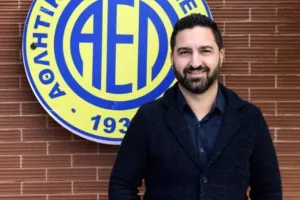 ΘΕΟΔΩΡΟΣ: "Αξίζουν πολλά μπράβο σε όσους το παλεύουν/Αξιοποιήστε τα social media"