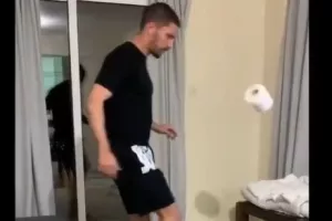Χαρτί υγείας... challenge με Τόρες και Βαλεριάνο (βίντεο)