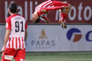 Της χάλασε το πάρτι στο 92΄! (φώτος)