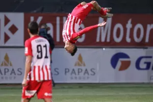Της χάλασε το πάρτι στο 92΄! (φώτος)