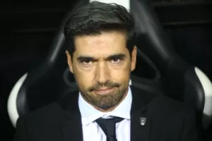 Φερέιρα: "Μείνετε σπίτι, γίνετε δημιουργικοί"
