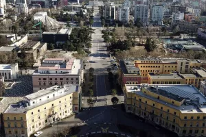 Κορωνοϊός: Στρατιωτικός νόμος για 40 ώρες στην Αλβανία