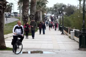 Κυριακάτικη βόλτα δίπλα στη θάλασσα!!! 