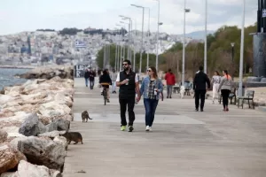 Κυριακάτικη βόλτα δίπλα στη θάλασσα!!! 