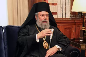ΑΡΧΙΕΠΙΣΚΟΠΟΣ/Επιτρέπεται η Θεία Κοινωνία - Μέχρι 10 άτομα στους Ναούς
