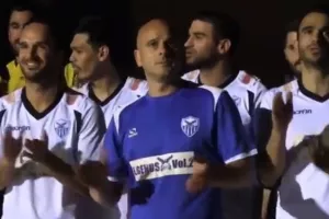 ΒΙΝΤΕΟ/Η Κατερίνα ευχήθηκε στον Τιμούρ με... Αμμόχωστο!