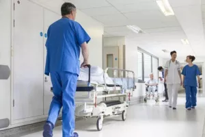Νεότερο/Τέλος τα επισκεπτήρια σε όλα τα νοσοκομεία
