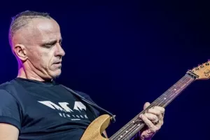 Ο Eros Ramazzotti δίνει κουράγιο