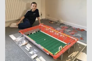 Πιτσιρικάς φτιάχνει με LEGO όλα τα γήπεδα της Bundesliga (φώτος)