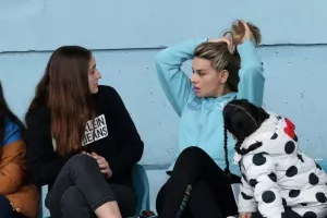 ΔΩΡΕΑΝ οι γυναίκες με ΑΠΟΕΛ