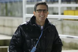 (BINTEO) Νέο... "χτύπημα" ΤΟΡΝΑΡΙΤΗ/"Πολλά τα συμφέροντα/Σκέφτομαι για δημοσιογραφική"