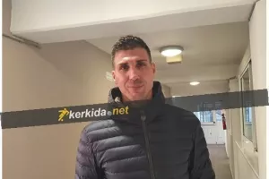 Αν και έφυγε, "κολλημένος" ο... ήρωας των "βυσσινί"!