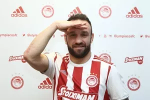 Ο Ολυμπιακός ανακοίνωσε την ανανέωση του Βαλμπουενά