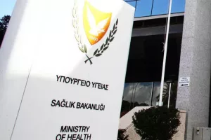 1207 άτομα σε καραντίνα σε 11 ξενοδοχεία