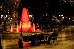 Κορωνοϊός το Σαββατόβραδο: Πόλη-φάντασμα η Αθήνα (ΦΩΤΟΣ)