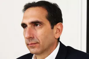 Ξεκάθαρος ο Υπουργός: "Δεν κλείνουν οι υπεραγορές"