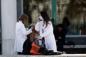 Κορωνοϊός - Ελλάδα: Εκτιμήσεις για 8.000 - 10.000 κρούσματα