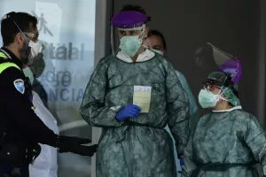 Ο κορωνοϊός σφυροκοπά την Ισπανία 