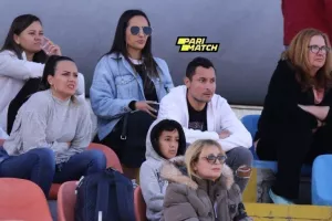 ΚΟΝΤΑ τους ο Κορέια (φώτος)