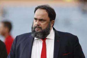 France Football: «Προχωρημένες επαφές Μαρινάκη για την αγορά της Τρουά»