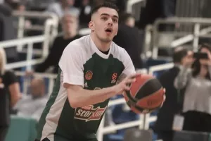 O Παπαδάκης το έβαλε κυριολεκτικά από το σπίτι του