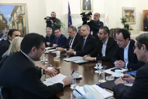 Κρίσιμη σύσκεψη: Και άλλα μέτρα; Ό,τι πει η επιστημονική ομάδα 