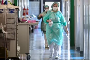 Ιταλία: Άλλοι 651 θάνατοι σε μια ημέρα/Kαταγράφεται μικρός περιορισμός
