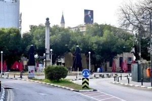 Δεν κινείται ΤΙΠΟΤΑ