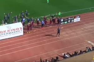 Σε ρόλο οργανωτή και... ξεσήκωσε την κερκίδα! (βίντεο)