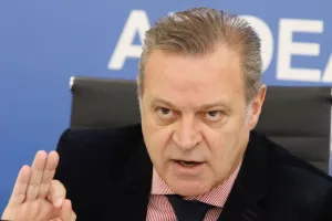 ΗΓΕΤΕΣ της... κρίσης/ΤΩΡΑ είναι η ώρα των στρατηγών