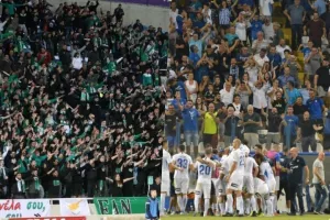 (ΦΩΤΟΣ) Το κοινό των πρωταγωνιστών περιμένει…