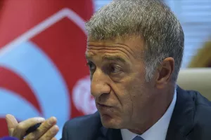ΑΠΑΝΤΗΣΗ για Μούσα